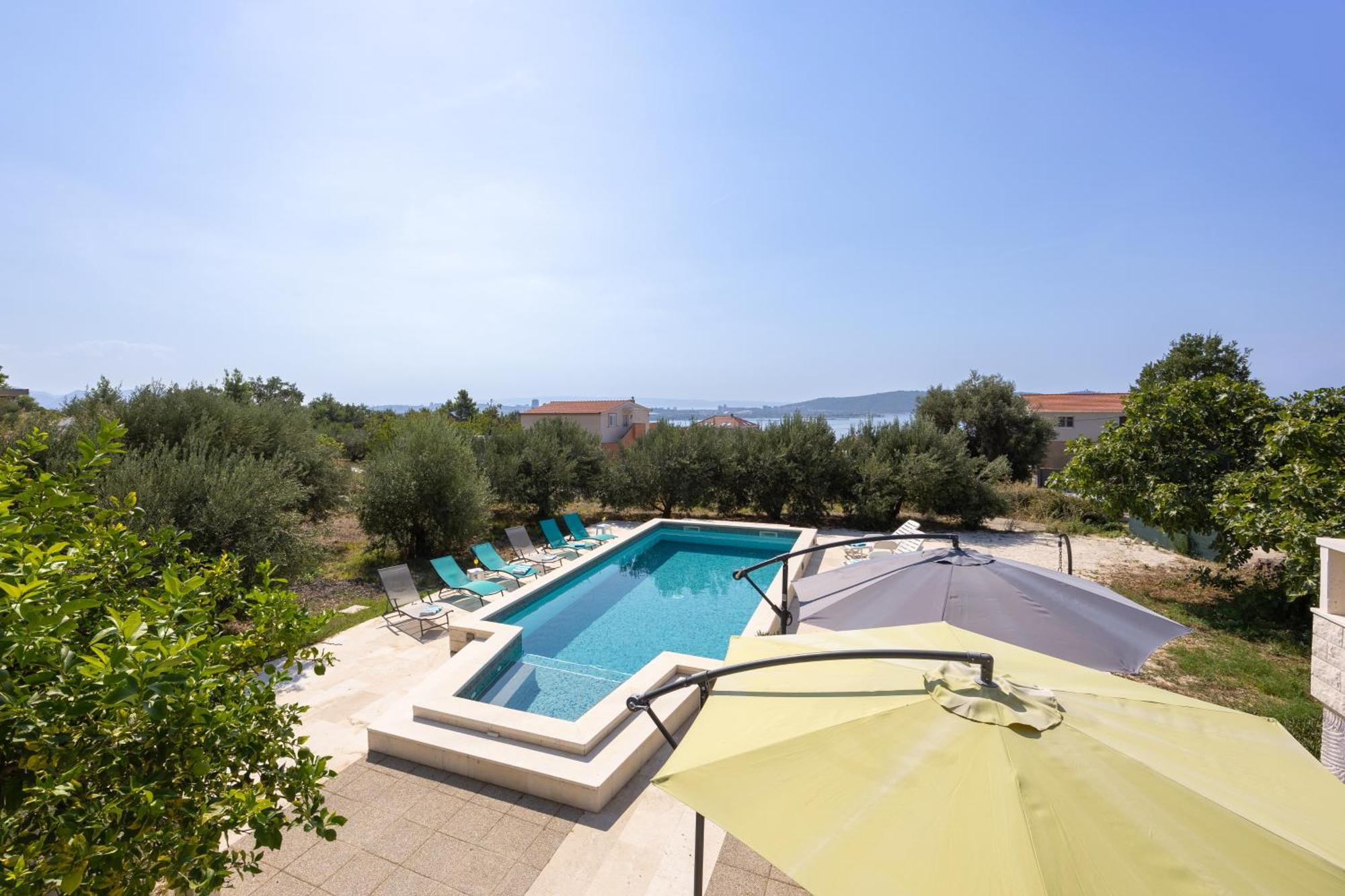 Casa Felice Apartments-Holiday Home Kaštela Exteriör bild
